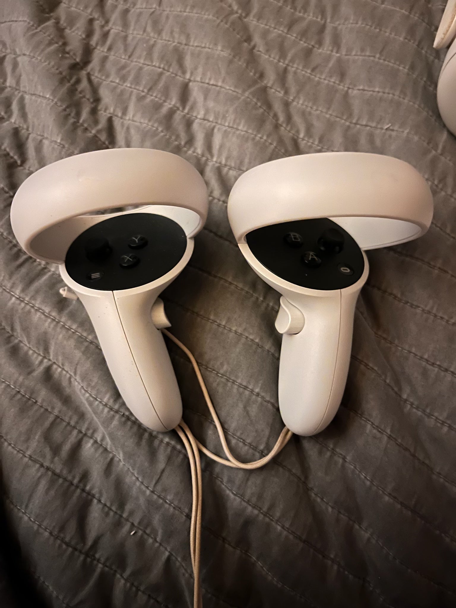 Meta Oculus Quest 2 Virtual Reality Headset w Controllers