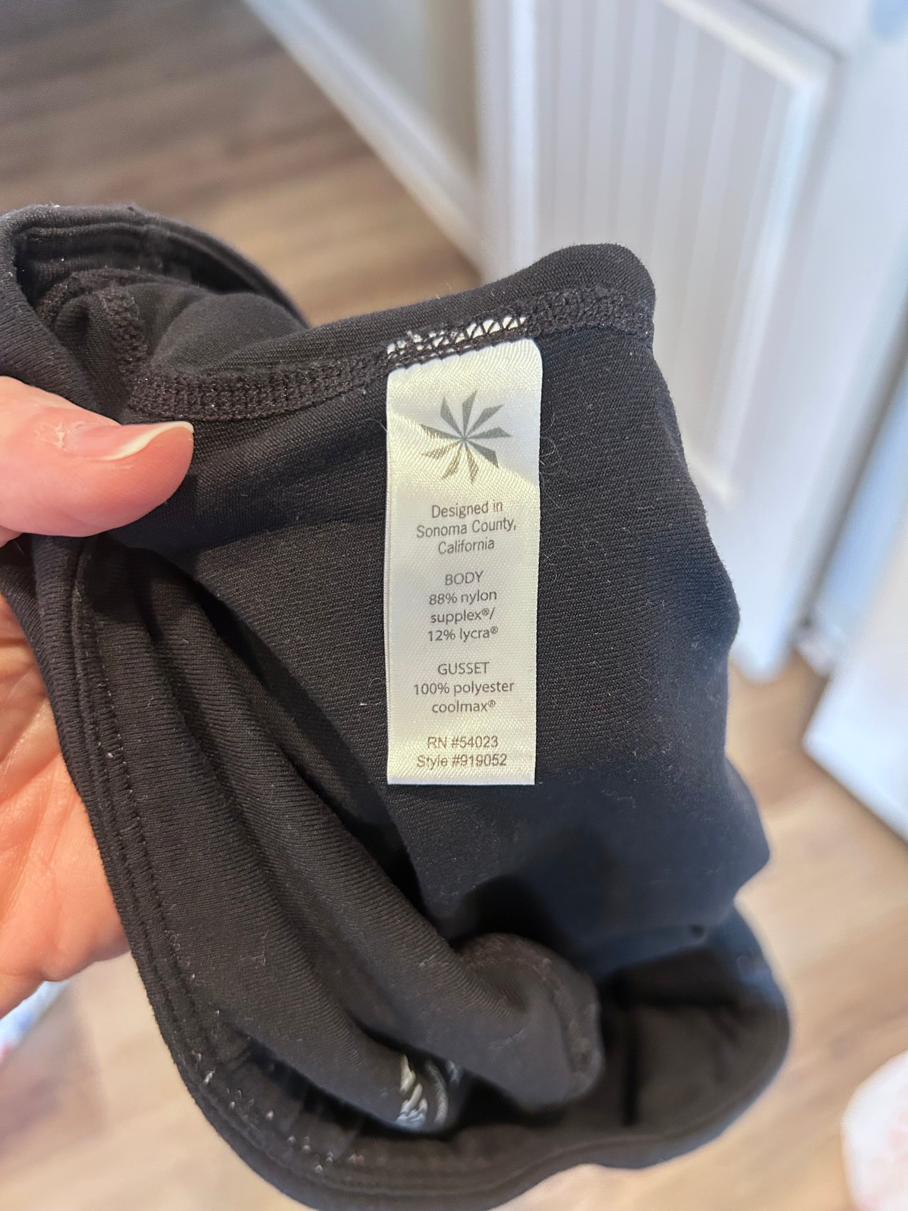 Athleta Pilayo Black Chaturanga Tight/Legging