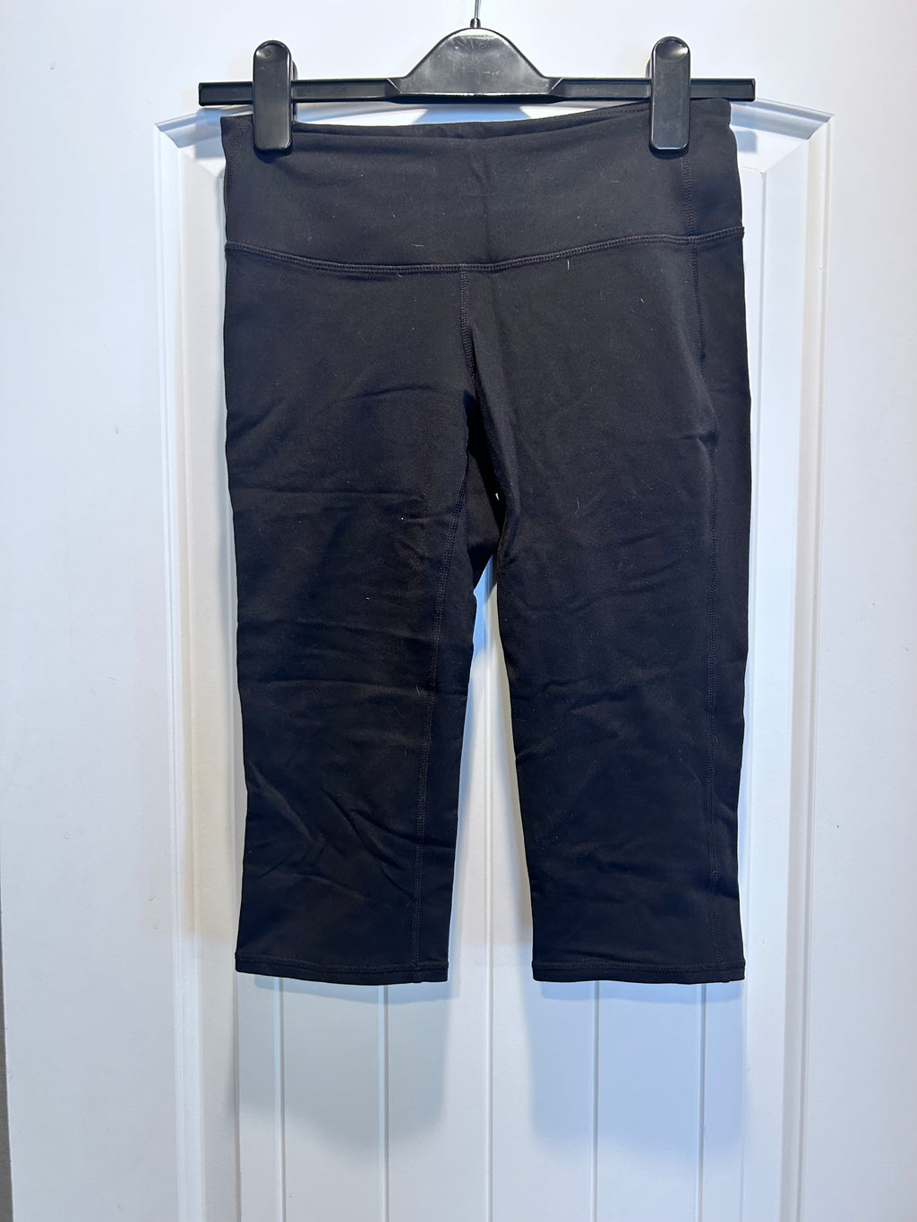 Athleta Black Knicker Chaturanga Capri Legging