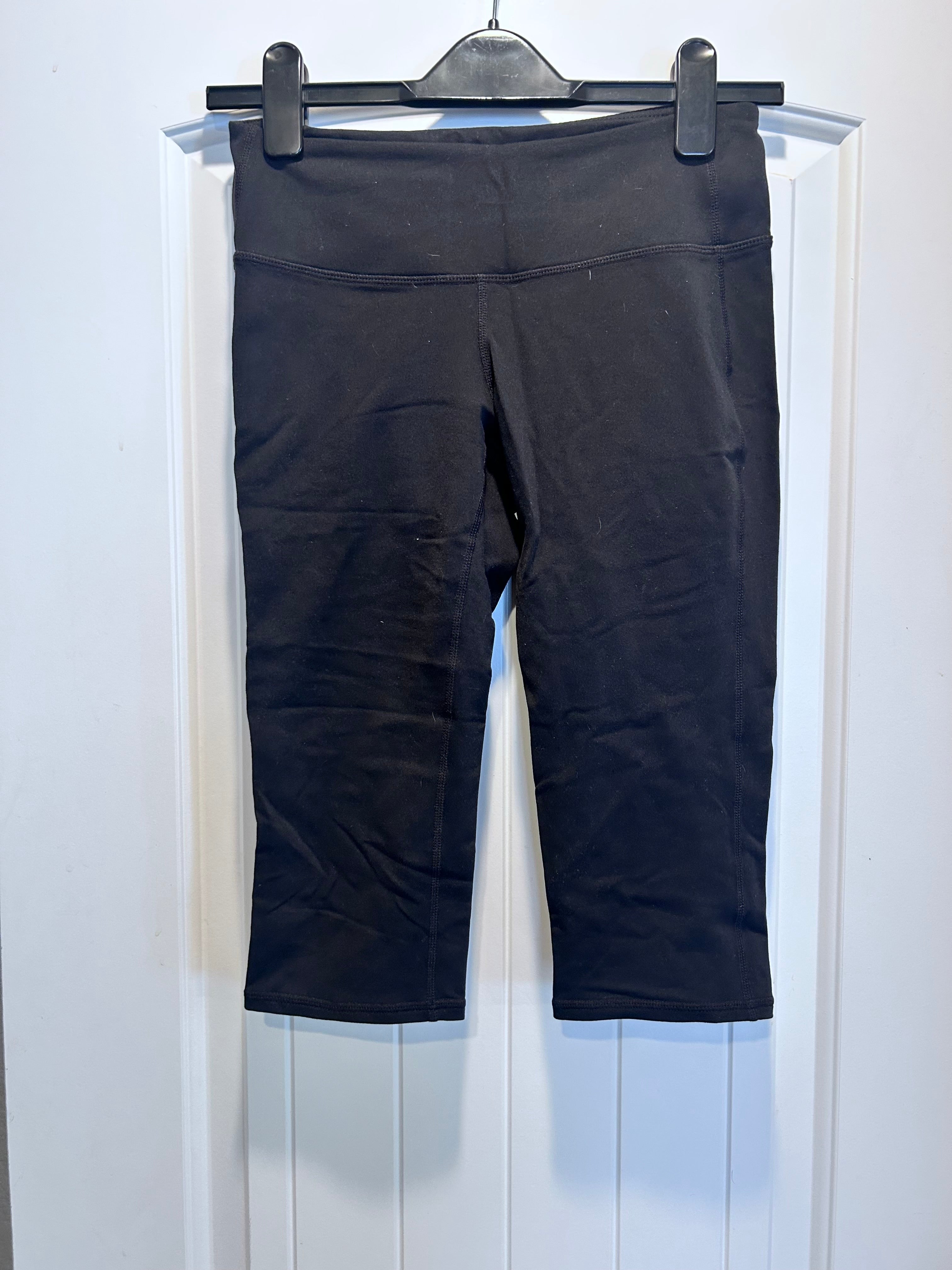 Athleta Black Knicker Chaturanga Capri Legging