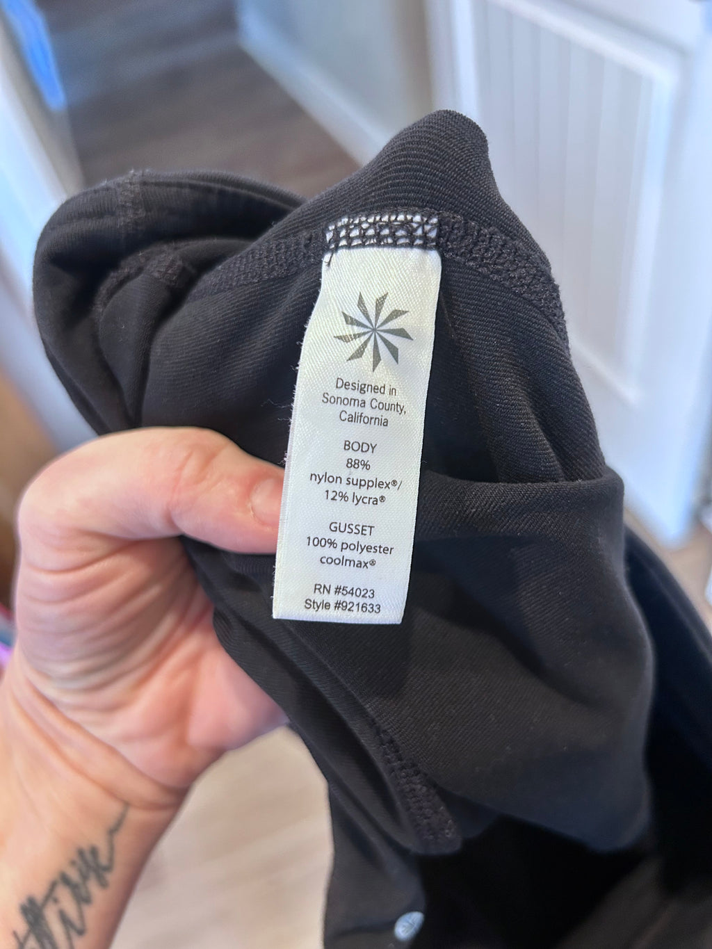 Athleta Black Knicker Chaturanga Capri Legging
