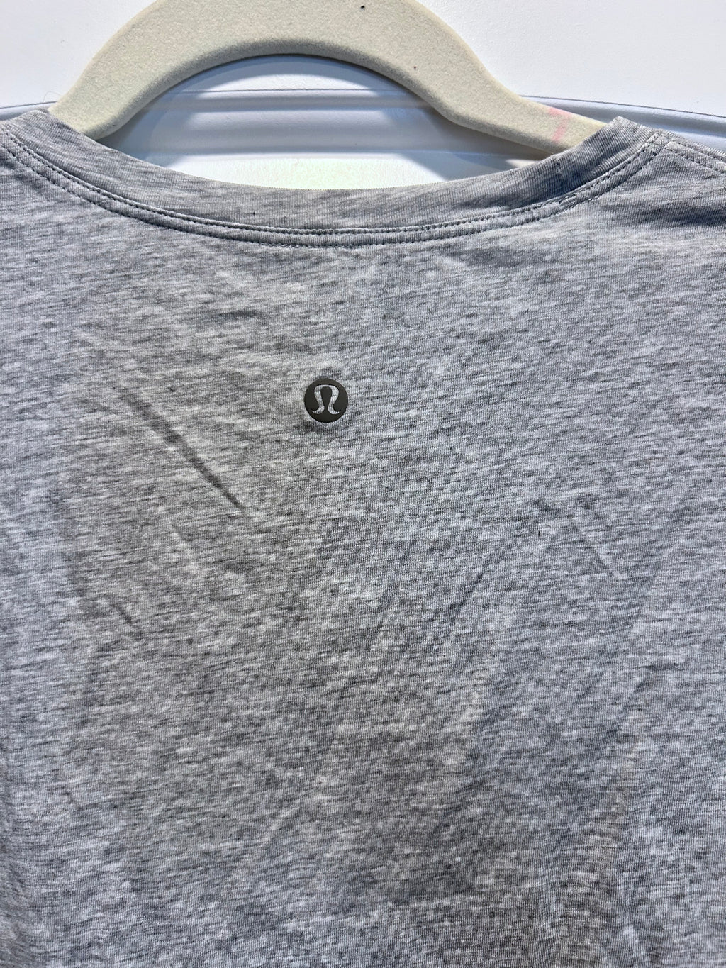 Lululemon Cates Cropped Top Heather Gray Raglan NWOT