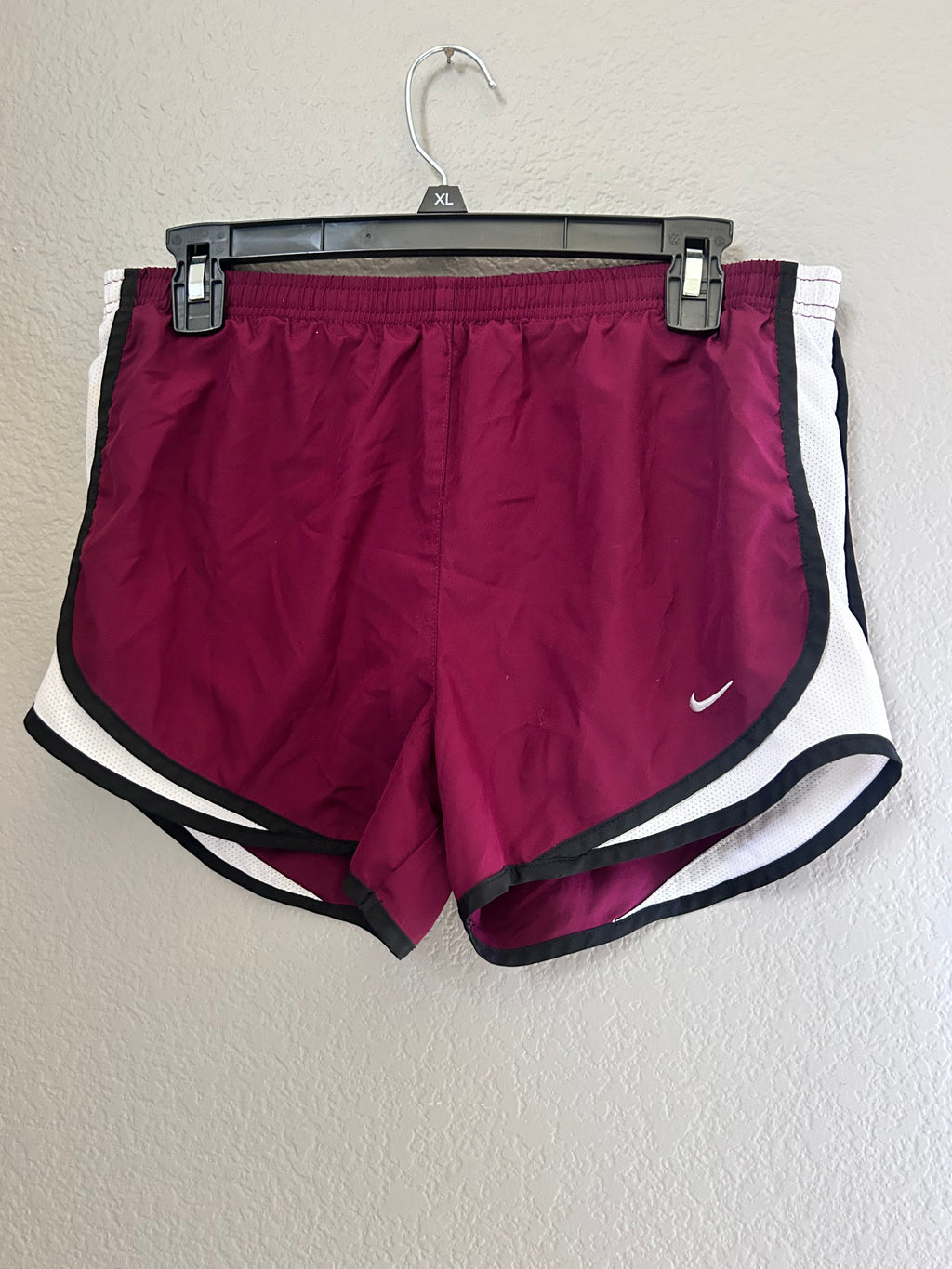 Women's Nike Running Tempo Dri-FIT Mid-Rise Maroon