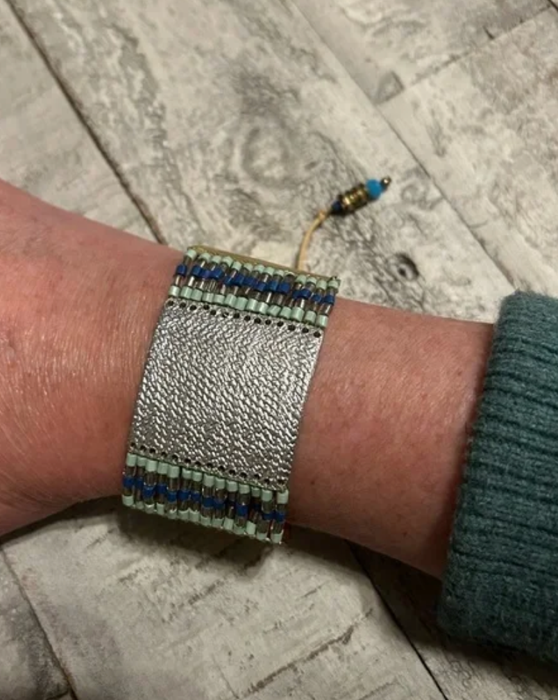 Noonday Handmade Gold Silver Glass Beaded Bracelet Made in India